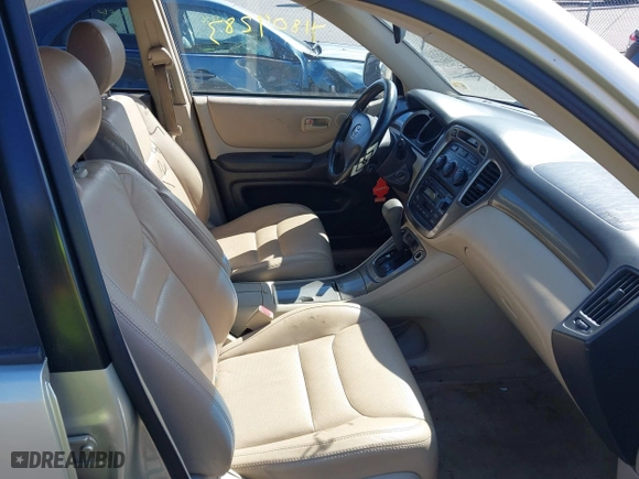2003 Toyota Highlander with VIN JTEHF21A330133811, listed as a IAAI auction lot 41809283 with 267,024 mi miles. Bid and sale history available at carsss.com. Image 5.