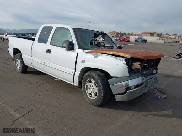 2004 Chevrolet Silverado 1500 LS with VIN 2GCEC19V941119077, listed as a IAAI auction lot 38163760 with 1 mi miles. Bid and sale history available at carsss.com. Image 1.
