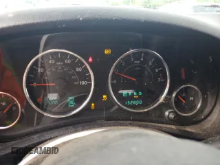 2013 Jeep Wrangler Unlimited Sport z VIN 1C4BJWDG0DL574795, wystawiony jako Copart lot #59230515 z przebiegiem 132 808 mil mil oraz Szkoda całkowita • Salvage title. Historia ofert i sprzedaży dostępna na DreamBid. Obrazek 9.