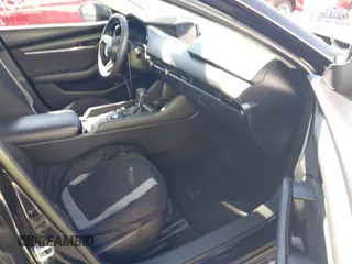 2021 Mazda 3 S z VIN JM1BPAAL4M1333238, wystawiony jako IAAI lot #40532801 z przebiegiem 33 538 mil mil oraz . Historia ofert i sprzedaży dostępna na DreamBid. Obrazek 5.