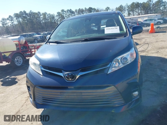 2018 Toyota Sienna XLE with VIN 5TDDZ3DC6JS206368, listed as a IAAI auction lot 41635138 with 44,578 mi miles. Bid and sale history available at carsss.com. Image 12.