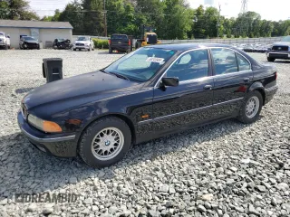 1997 BMW 5 Series 528i z VIN WBADD6325VBW22169, wystawiony jako Copart lot #56245985 z przebiegiem 238 308 mil mil oraz Czysty tytuł • Clean title. Historia ofert i sprzedaży dostępna na DreamBid. Obrazek 1.