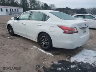 2015 Nissan Altima 2.5 S with VIN 1N4AL3AP8FC294351, listed as a IAAI auction lot 41395909 with 198,648 mi miles. Bid and sale history available at carsss.com. Image 3.