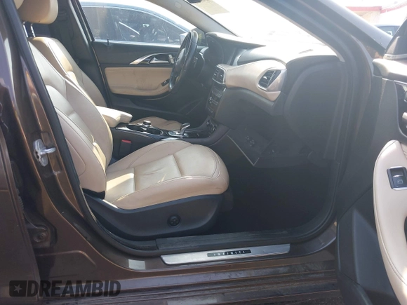 2017 Infiniti QX30 Premium z VIN SJKCH5CP4HA023330, wystawiony jako IAAI lot #42407253 z przebiegiem 132 317 mil mil oraz . Historia ofert i sprzedaży dostępna na DreamBid. Obrazek 5.