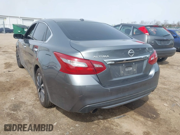 2018 Nissan Altima SR with VIN 1N4AL3AP1JC115513, listed as a IAAI auction lot 41939090 with 118,215 mi miles and . Bid and sale history available at DreamBid. Image 3.