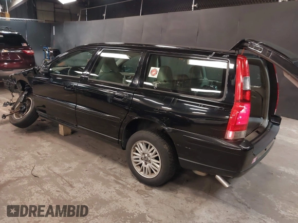 2005 Volvo V70 with VIN YV1SW640552499033, listed as a IAAI auction lot 42084472 with 149,567 mi miles. Bid and sale history available at carsss.com. Image 3.