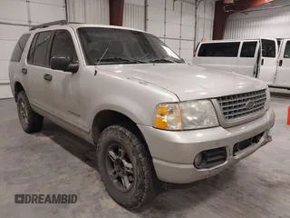 2005 Ford Explorer XLT z VIN 1FMZU63K75UA92666, wystawiony jako IAAI lot #41401078 z przebiegiem 180 753 mil mil oraz . Historia ofert i sprzedaży dostępna na DreamBid. Obrazek 1.