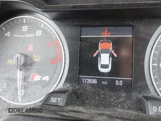 2012 Audi S4 Premium Plus z VIN WAUDGAFL4CA092360, wystawiony jako IAAI lot #42059231 z przebiegiem 172 696 mil mil oraz . Historia ofert i sprzedaży dostępna na DreamBid. Obrazek 7.