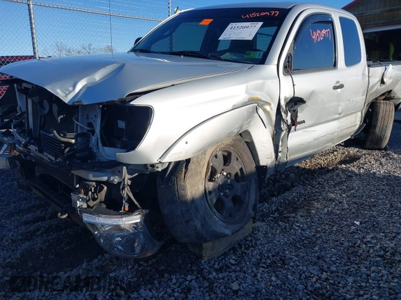 2006 Toyota Tacoma with VIN 5TEUU42N76Z213509, listed as a IAAI auction lot 41520977 with 186,804 mi miles. Bid and sale history available at carsss.com. Image 6.
