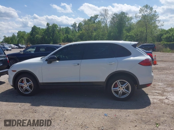 2012 Porsche Cayenne S z VIN WP1AB2A24CLA48791, wystawiony jako IAAI lot #42167069 z przebiegiem 133 819 mil mil oraz . Historia ofert i sprzedaży dostępna na DreamBid. Obrazek 14.