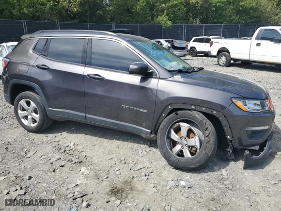2018 Jeep Compass Latitude with VIN 3C4NJDBB5JT202829, listed as a Copart auction lot 70279664 with NaN miles and Salvage Title. Bid and sale history available at carsss.com. Image 4.