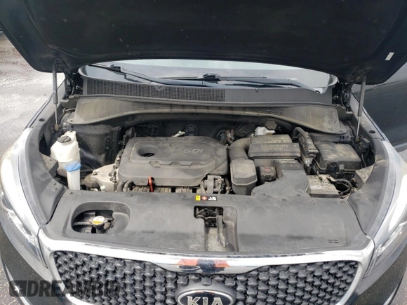 2017 Kia Sorento LX z VIN 5XYPGDA34HG305081, wystawiony jako Copart lot #60938125 z przebiegiem 132 764 mil mil oraz Czysty tytuł • Clean title. Historia ofert i sprzedaży dostępna na DreamBid. Obrazek 12.