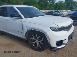 2023 Jeep Grand Cherokee Limited with VIN 1C4RJJBGXP8843705, listed as a IAAI auction lot 42013693 with 40,071 mi miles and . Bid and sale history available at DreamBid. Image 6.