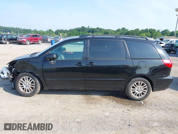 2010 Toyota Sienna XLE z VIN 5TDYK4CC4AS310757, wystawiony jako IAAI lot #42496526 z przebiegiem 238 468 mil mil oraz . Historia ofert i sprzedaży dostępna na DreamBid. Obrazek 14.