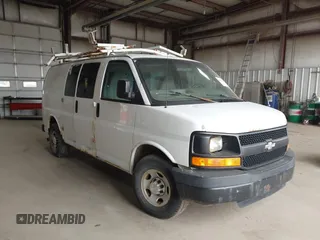 2009 Chevrolet Express Cargo z VIN 1GCGG25C391112632, wystawiony jako IAAI lot #42320185 z przebiegiem 166 012 mil mil oraz . Historia ofert i sprzedaży dostępna na DreamBid. Obrazek 1.