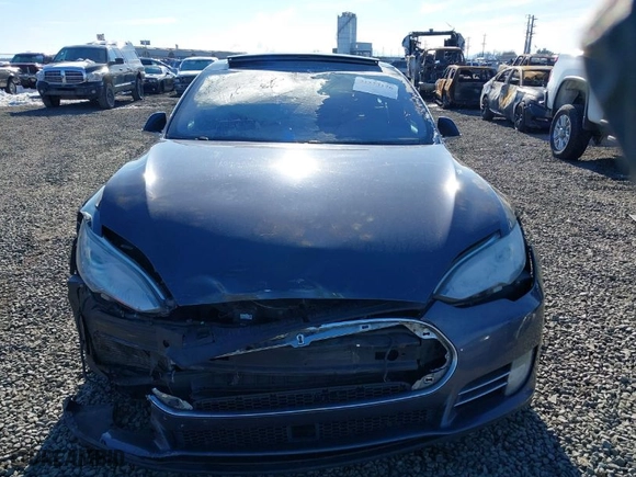 2014 Tesla Model S P85D with VIN 5YJSA1H23EFP64452, listed as a IAAI auction lot 41573176 with 155,634 mi miles. Bid and sale history available at carsss.com. Image 13.