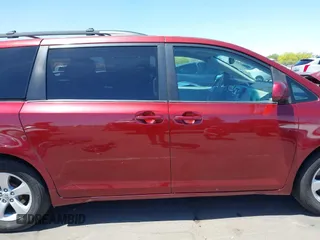 2011 Toyota Sienna LE AAS with VIN 5TDKK3DC2BS118124, listed as a IAAI auction lot 42121524 with 270,284 mi miles. Bid and sale history available at carsss.com. Image 14.