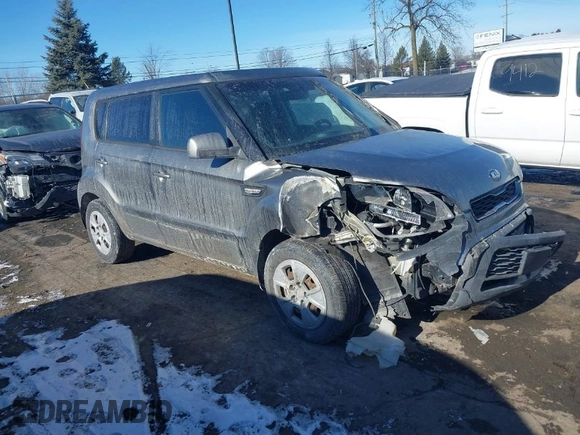 2013 Kia Soul with VIN KNDJT2A5XD7623334, listed as a IAAI auction lot 41424583 with 119,644 mi miles. Bid and sale history available at carsss.com. Image 1.