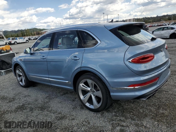 2022 Bentley Bentayga V8 z VIN SJAAM2ZV9NC016403, wystawiony jako Copart lot #51584975 z przebiegiem 4 462 mil mil oraz Szkoda całkowita • Salvage title. Historia ofert i sprzedaży dostępna na DreamBid. Obrazek 2.
