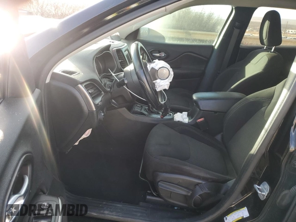 2019 Jeep Cherokee Latitude с VIN 1C4PJLCB6KD490448, выставлен на аукционе Copart как лот 43361195 с пробегом 97 278 миль миль и Списание • Salvage title. История ставок и продаж доступна на DreamBid. Изображение 7.