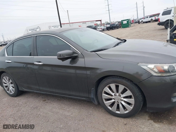 2015 Honda Accord Sedan EX-L with VIN 1HGCR2F87FA046067, listed as a IAAI auction lot 41630888 with 178,560 mi miles. Bid and sale history available at carsss.com. Image 14.