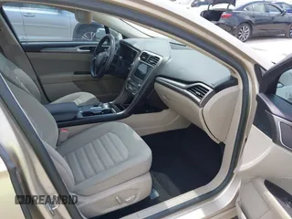 2018 Ford Fusion SE z VIN 3FA6P0H75JR176394, wystawiony jako IAAI lot #42169780 z przebiegiem 65 617 mil mil oraz . Historia ofert i sprzedaży dostępna na DreamBid. Obrazek 5.