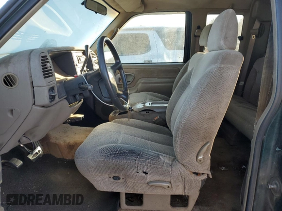 1996 GMC Sierra 1500 with VIN 2GTEC19W2T1531333, listed as a Copart auction lot 87290734 with 380,150 mi miles and Clean Title. Bid and sale history available at DreamBid. Image 7.