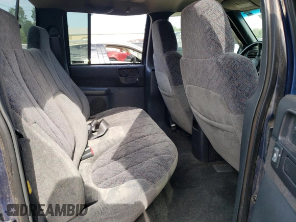 2002 GMC Sonoma SLS with VIN 1GTDT13W42K198720, listed as a Copart auction lot 59402374 with 106,175 mi miles and Salvage Title. Bid and sale history available at carsss.com. Image 10.