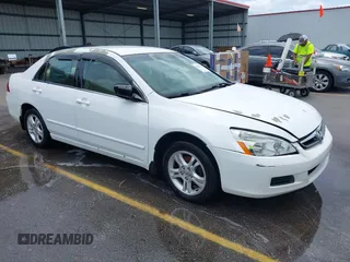 2006 Honda Accord LX SE с VIN 1HGCM56326A132651, выставлен на аукционе IAAI как лот 42479315 с пробегом 287 081 миль миль и . История ставок и продаж доступна на DreamBid. Изображение 1.