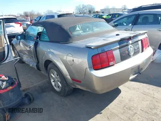 2008 Ford Mustang Deluxe with VIN 1ZVHT84N285204745, listed as a IAAI auction lot 41696010 with 204,987 mi miles and . Bid and sale history available at carsss.com. Image 3.
