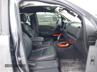 2023 Nissan Frontier SV с VIN 1N6ED1EK3PN629272, выставлен на аукционе IAAI как лот 41630453 с пробегом 27 882 миль миль и . История ставок и продаж доступна на DreamBid. Изображение 5.
