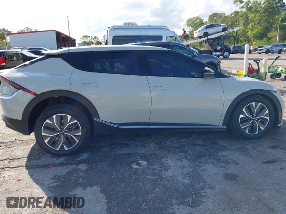 2024 Kia EV6 Wind with VIN KNDC34LA8R5218266, listed as a IAAI auction lot 41626790 with 9,682 mi miles. Bid and sale history available at carsss.com. Image 13.