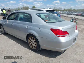 2005 Toyota Avalon XL with VIN 4T1BK36BX5U051434, listed as a IAAI auction lot 41914519 with 300,232 mi miles and . Bid and sale history available at DreamBid. Image 3.
