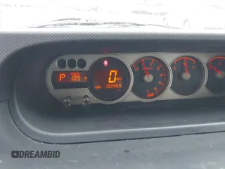 2008 Scion xB z VIN JTLKE50E681039754, wystawiony jako IAAI lot #42067611 z przebiegiem 133 463 mil mil oraz . Historia ofert i sprzedaży dostępna na DreamBid. Obrazek 7.