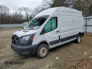 2022 Ford Transit Cargo z VIN 1FTBR1X8XNKA72657, wystawiony jako Copart lot #47108685 z przebiegiem Nie podano mil oraz Szkody całkowita. Historia ofert i sprzedaży dostępna na DreamBid. Obrazek 1.