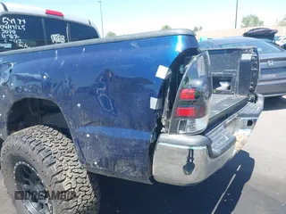 2008 Toyota Tacoma with VIN 5TEUU42N58Z522656, listed as a IAAI auction lot 42151670 with Not Provided miles and . Bid and sale history available at carsss.com. Image 18.