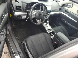2010 Subaru Outback Premium All-Weather Anniversary z VIN 4S4BRBCC4A3353109, wystawiony jako Copart lot #60268565 z przebiegiem 135 047 mil mil oraz Szkoda całkowita • Salvage title. Historia ofert i sprzedaży dostępna na DreamBid. Obrazek 8.