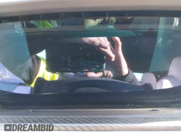 2022 Tesla Model S Plaid z VIN 5YJSA1E63NF483873, wystawiony jako IAAI lot #41204003 z przebiegiem 15 mil mil oraz . Historia ofert i sprzedaży dostępna na DreamBid. Obrazek 7.