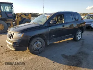 2014 Jeep Compass Latitude with VIN 1C4NJCEA8ED679053, listed as a Copart auction lot 77784794 with 139,949 mi miles and Salvage Title. Bid and sale history available at carsss.com. Image 1.