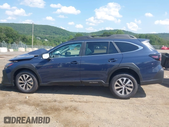 2025 Subaru Outback Premium with VIN 4S4BTADC4S3242331, listed as a IAAI auction lot 42565795 with 111 mi miles and . Bid and sale history available at DreamBid. Image 14.
