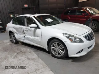 2013 Infiniti G37 Sedan Journey with VIN JN1CV6APXDM718492, listed as a IAAI auction lot 40063123 with 104,804 mi miles. Bid and sale history available at carsss.com. Image 1.