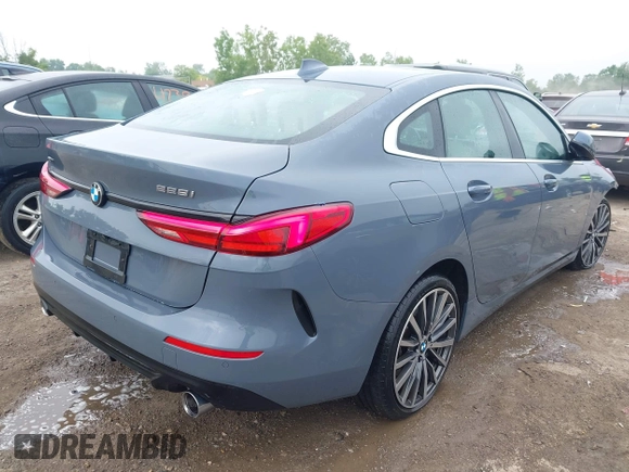 2021 BMW 2 Series 228i xDrive z VIN WBA73AK09M7G52220, wystawiony jako IAAI lot #42403680 z przebiegiem 72 407 mil mil oraz . Historia ofert i sprzedaży dostępna na DreamBid. Obrazek 4.