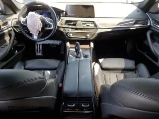 2019 BMW 5 Series 530e с VIN WBAJA9C5XKB388713, выставлен на аукционе Copart как лот 51019565 с пробегом 33 640 миль миль и Списание • Salvage title. История ставок и продаж доступна на DreamBid. Изображение 8.