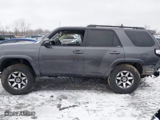 2019 Toyota 4Runner SR5 with VIN JTEBU5JR6K5639752, listed as a IAAI auction lot 41737523 with 85,173 mi miles. Bid and sale history available at carsss.com. Image 14.