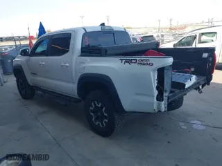 2017 Toyota Tacoma SR5 with VIN 3TMAZ5CN2HM045318, listed as a IAAI auction lot 41824555 with 80,918 mi miles. Bid and sale history available at carsss.com. Image 3.