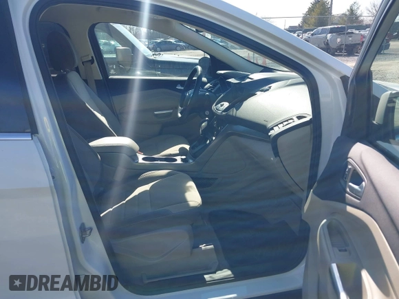 2016 Ford Escape SE with VIN 1FMCU9GX7GUC23546, listed as a IAAI auction lot 41735172 with 35,126 mi miles. Bid and sale history available at carsss.com. Image 5.