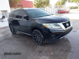 2014 Nissan Pathfinder Platinum z VIN 5N1AR2MN4EC605250, wystawiony jako IAAI lot #42273504 z przebiegiem 178 817 mil mil oraz . Historia ofert i sprzedaży dostępna na DreamBid. Obrazek 1.