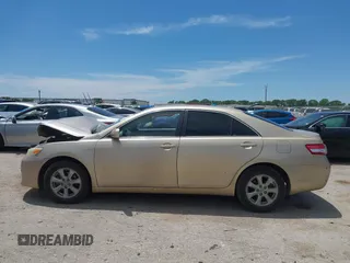 2011 Toyota Camry LE z VIN 4T1BF3EK7BU230614, wystawiony jako IAAI lot #42313505 z przebiegiem 218 730 mil mil oraz . Historia ofert i sprzedaży dostępna na DreamBid. Obrazek 14.