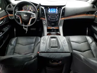 2015 Cadillac Escalade ESV Luxury z VIN 1GYS4SKJ4FR656232, wystawiony jako Copart lot #44584255 z przebiegiem 130 066 mil mil oraz Szkoda całkowita • Salvage title. Historia ofert i sprzedaży dostępna na DreamBid. Obrazek 8.
