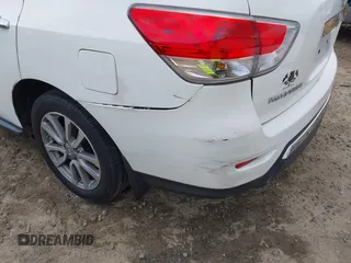 2016 Nissan Pathfinder S z VIN 5N1AR2MN8GC662540, wystawiony jako IAAI lot #42632335 z przebiegiem 196 810 mil mil oraz . Historia ofert i sprzedaży dostępna na DreamBid. Obrazek 20.